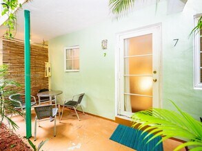 1127 Meridian Ave in Miami Beach, FL - Building Photo - Building Photo