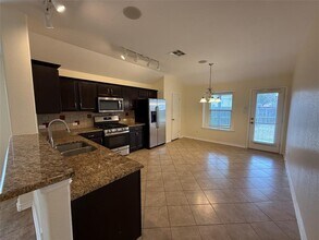 111 Devonshire Dr in Kyle, TX - Building Photo - Building Photo