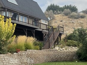 308 Butte Rd in Chelan, WA - Building Photo - Building Photo