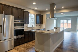 6820 Oleander Ave NE in Lacey, WA - Building Photo - Building Photo