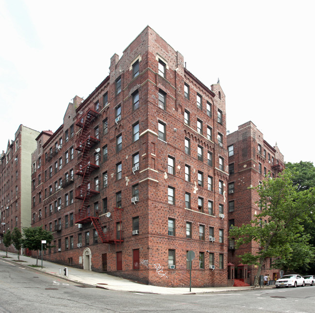 79 Sunnyside Ave in Brooklyn, NY - Building Photo - Building Photo