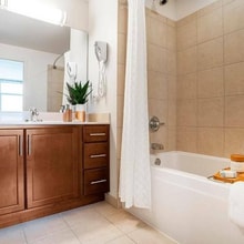 566 W Kinzie St in Chicago, IL - Foto de edificio - Building Photo