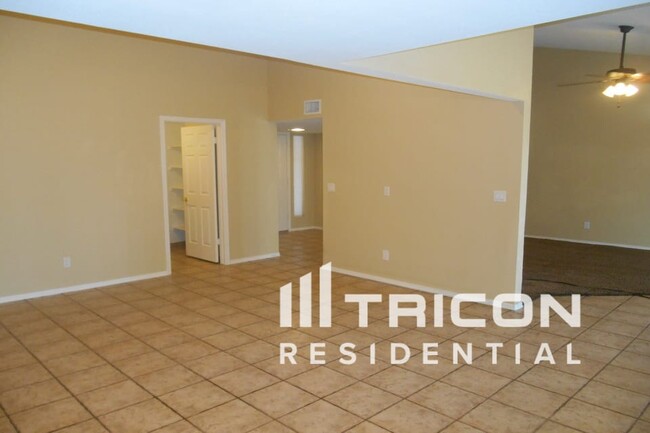 7310 E Dewan Cir in Mesa, AZ - Building Photo - Building Photo