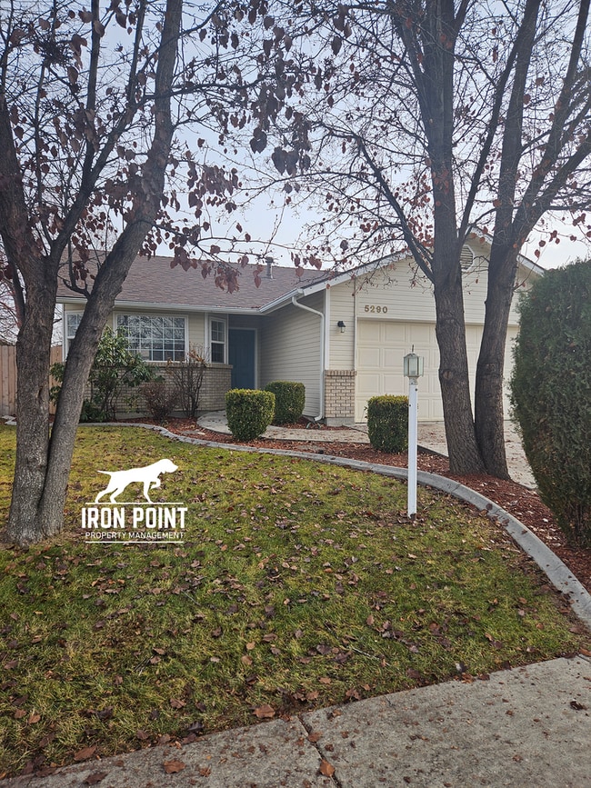 property at 5290 N Joe Robbie Ave