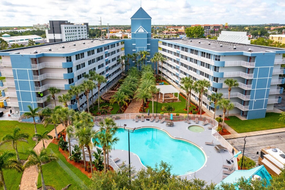 West Bay Village in Kissimmee, FL - Building Photo