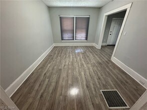 2020 Corning Ave in Cleveland, OH - Building Photo - Building Photo