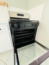 5341 Carnegie St, Unit Apartment 2 in Pittsburgh, PA - Building Photo - Building Photo