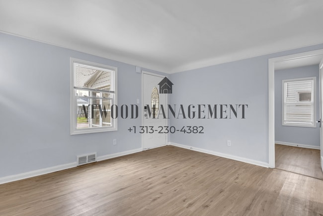 This beautifully updated 3-bedroom, 1-bath single-family home is ready for move-in! in Detroit, MI - Building Photo - Building Photo