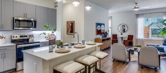 8153 Beaver Dm St, Unit 5305 in Fort Worth, TX - Building Photo