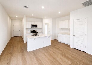 12857 Torretta Wy in Yukon, OK - Building Photo - Building Photo