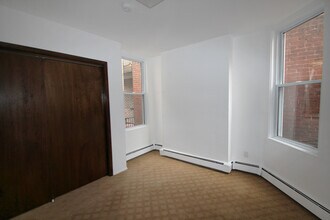 321 S Trenton Ave, Unit 4 in Pittsburgh, PA - Foto de edificio - Building Photo