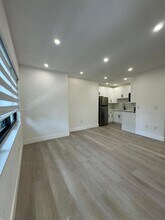 5521 NW 1st Ave-Unit -2 in Miami, FL - Foto de edificio - Building Photo