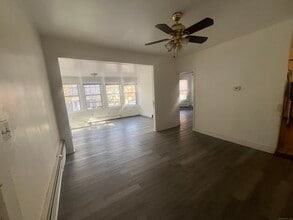 381 Shelton Ave in New Haven, CT - Building Photo - Building Photo