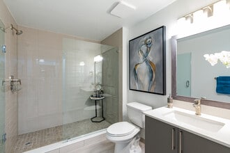 Platform 3750 Apartment Homes in Coconut Grove, FL - Building Photo - Interior Photo
