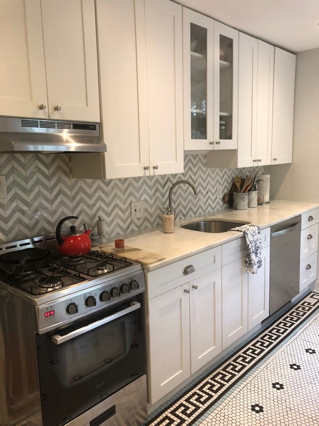 115 E Laurel Ave, Unit 2