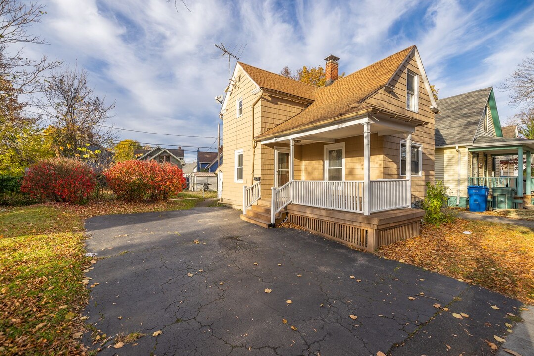 61 Beaufort St in Rochester, NY - Building Photo