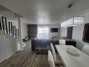 215 Postoffice St, Unit 804 in Galveston, TX - Building Photo - Building Photo