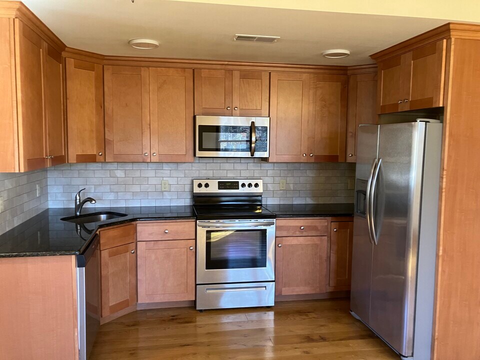 3428 Bedminster Rd in Ottsville, PA - Building Photo