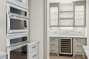 1717 Bissonnet St in Houston, TX - Building Photo