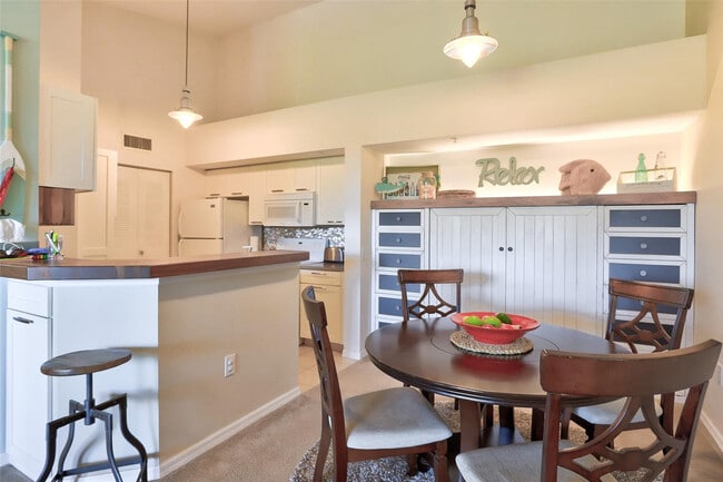 321 Villa Cir in Boynton Beach, FL - Building Photo - Building Photo