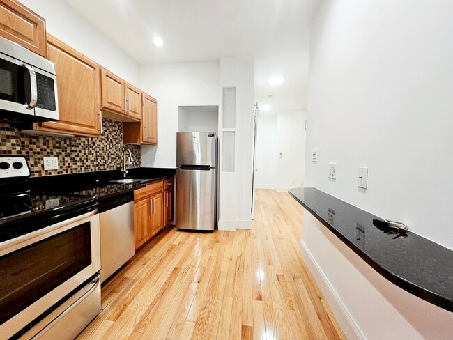 53 Joy St, Unit 1R