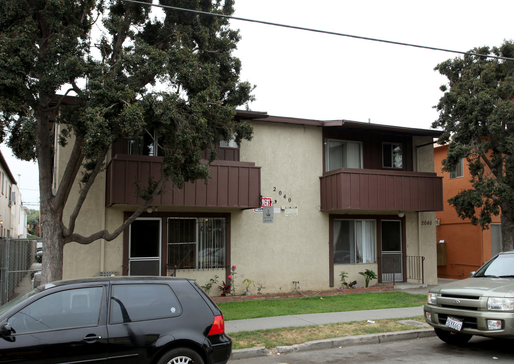 2040 E Florida St in Long Beach, CA - Foto de edificio