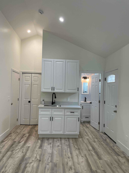 64 Schuyler Ave in Hayward, CA - Building Photo