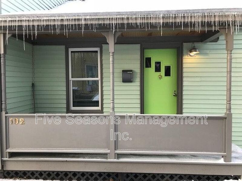 192 Elmwood Ave in Burlington, VT - Building Photo