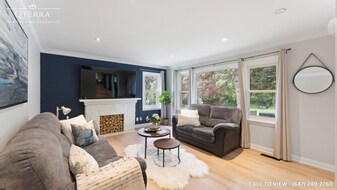 136 Mohawk Rd E in Hamilton, ON - Building Photo