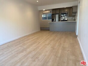 2106 Pisani Pl in Los Angeles, CA - Building Photo - Building Photo