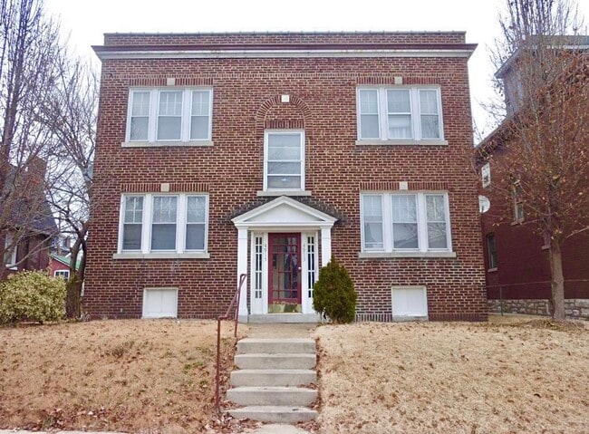 property at 4913 Devonshire Ave