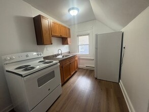 751 George St, Unit 3 in New Haven, CT - Foto de edificio - Building Photo