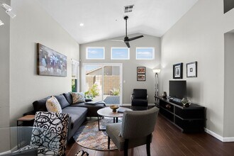 8828 E Riviera Dr in Scottsdale, AZ - Building Photo - Building Photo