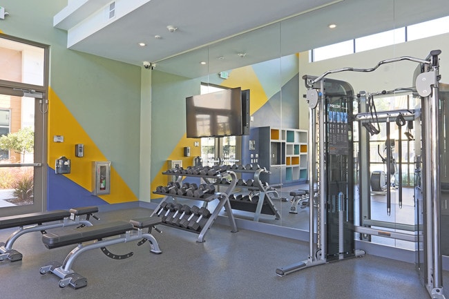 Sutter Green Apartments in Sacramento, CA - Building Photo - Interior Photo