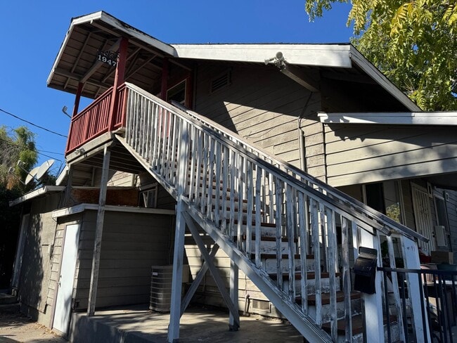 1947 N Wood Ln in Stockton, CA - Foto de edificio - Building Photo