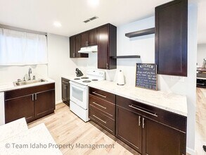 1123 E 6th St in Moscow, ID - Building Photo - Building Photo