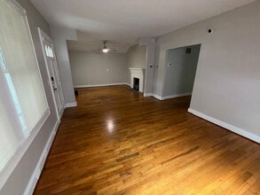 1318 Oak St in Columbia, SC - Foto de edificio - Building Photo