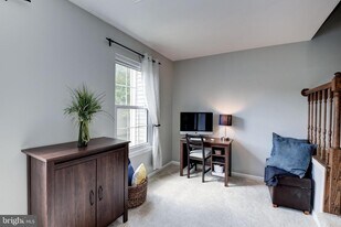 9668 Hastings Dr, Unit 3rd Floor room in Columbia, MD - Building Photo