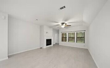 334 S Cadence Hills Loop in Willis, TX - Foto de edificio - Building Photo
