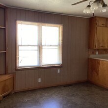 105 Mayo St in Lamar, MO - Building Photo - Building Photo