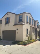 8848 Solo Wy in Elk Grove, CA - Building Photo