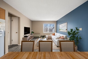 Woods + Meadow Apartments in Peoria, IL - Building Photo