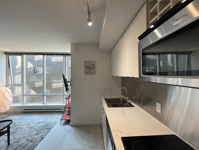 233 Robson St in Vancouver, BC - Building Photo - Building Photo