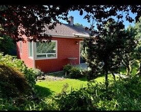 9211 21st Ave SW in Seattle, WA - Building Photo - Building Photo