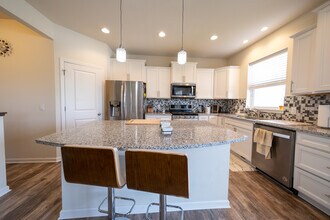 5595 Queensland Ln N in Plymouth, MN - Building Photo - Building Photo