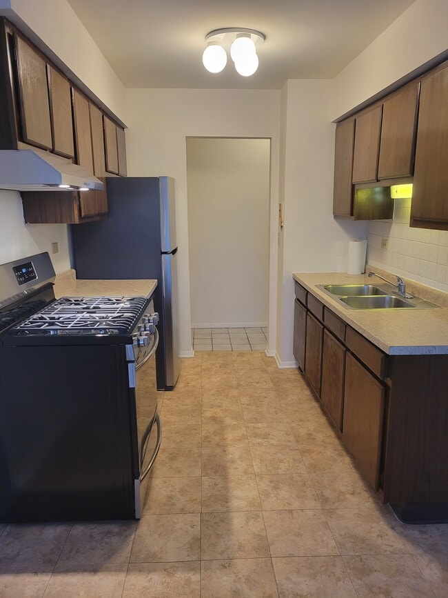 property at 8613 W Foster Ave