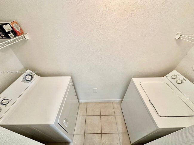 property at 2807 Veronia Dr