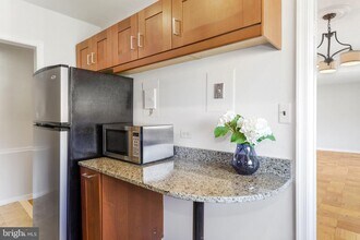 10631 Montrose Ave-Unit -M-204 in Bethesda, MD - Building Photo - Building Photo
