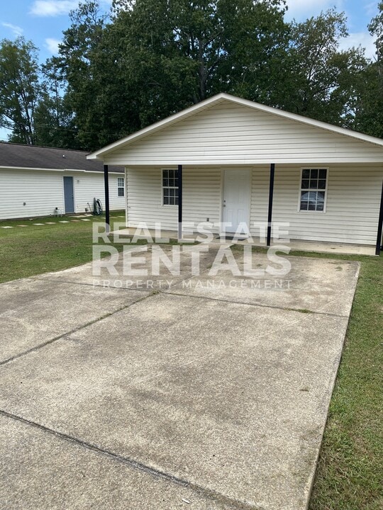 1819 Emanuel Ave in Gadsden, AL - Building Photo