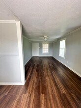 221 2nd St N-Unit -2 in Texas City, TX - Foto de edificio - Building Photo